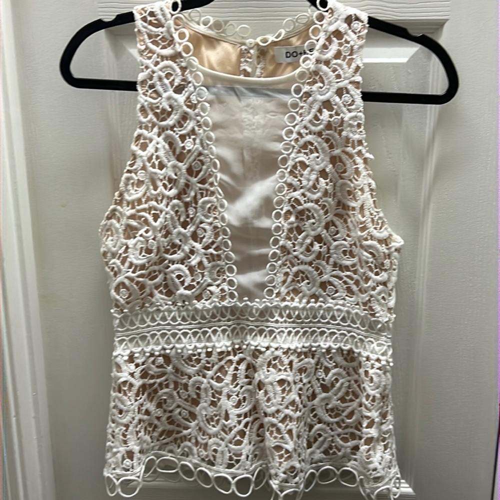 Do + Be fitted top with tons of beautiful detail!